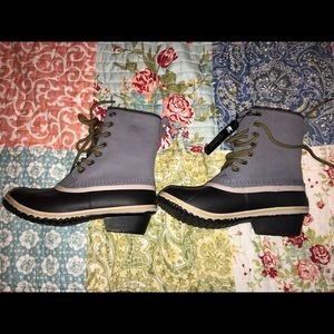 Sorel Women’s boots size 8